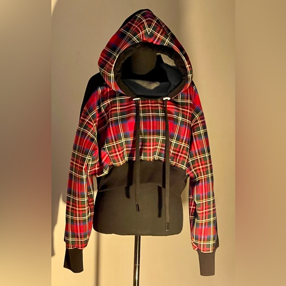 No Ka’ Oi Laucho Tartan Crop Hoodie sz S